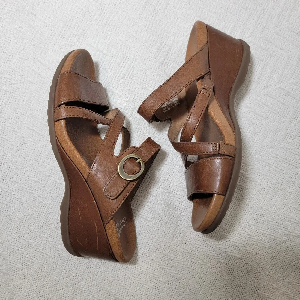 Dansko Ana Wedge Slide Buckle Sandals Tan Glazed Kid Leather Size EU 37 US 6.5-7